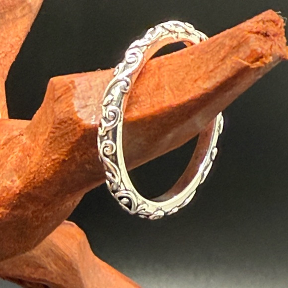 Sterling Silver Scrollwork Band Ring – Size 10, New - Picture 4 of 5